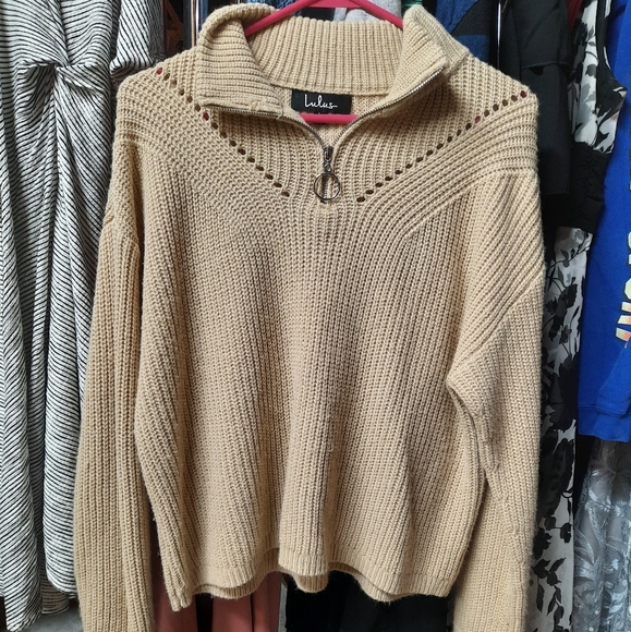 Lulus Sweaters - Lulu's large sweater women's sand color knit sweater cute comfy like new